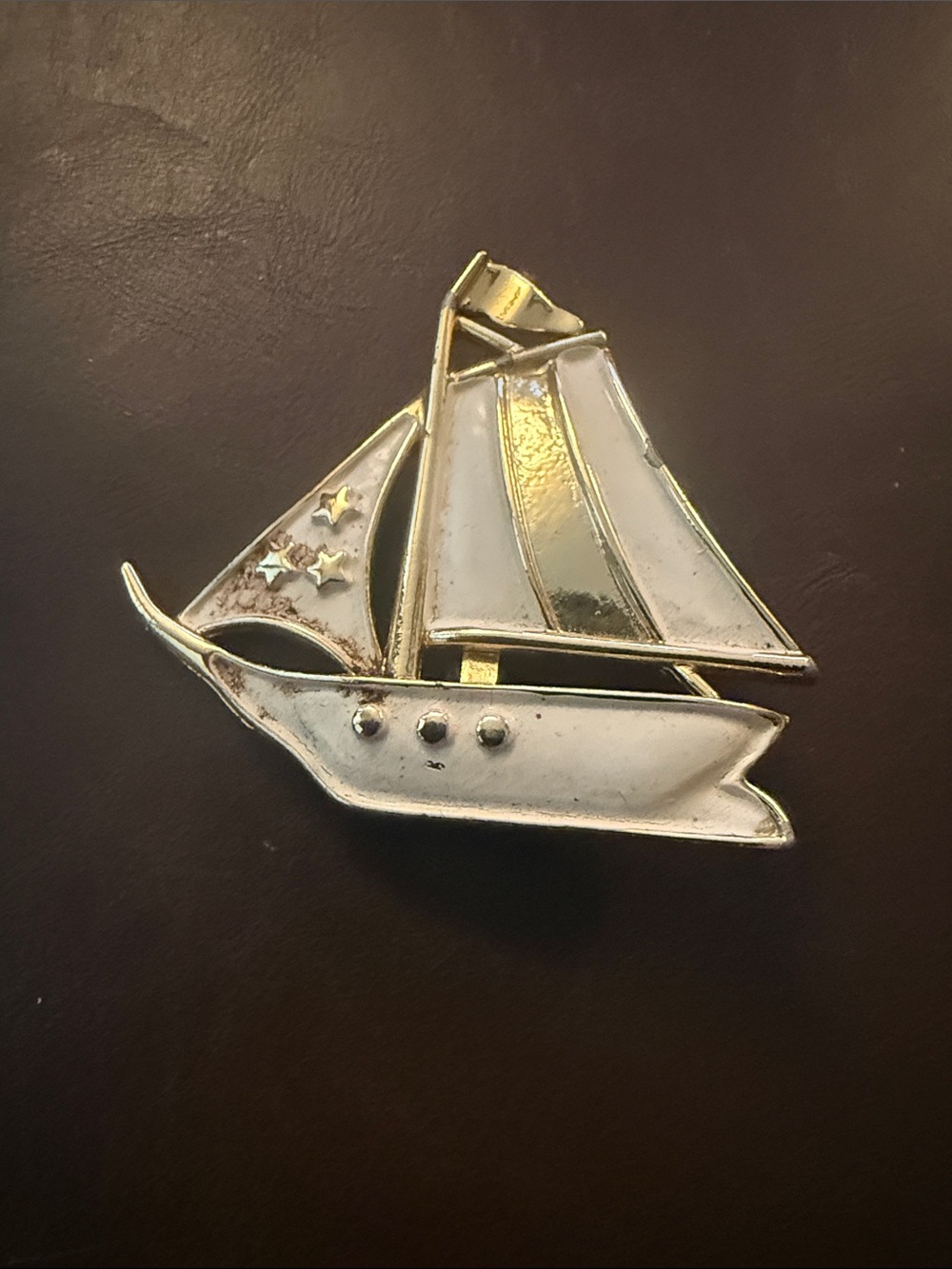Nautical Sailboat Accent Broach in White and Gold